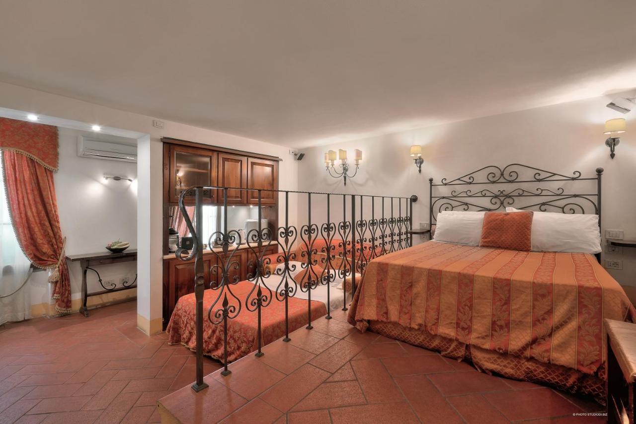 Apartahotel First Of 3*