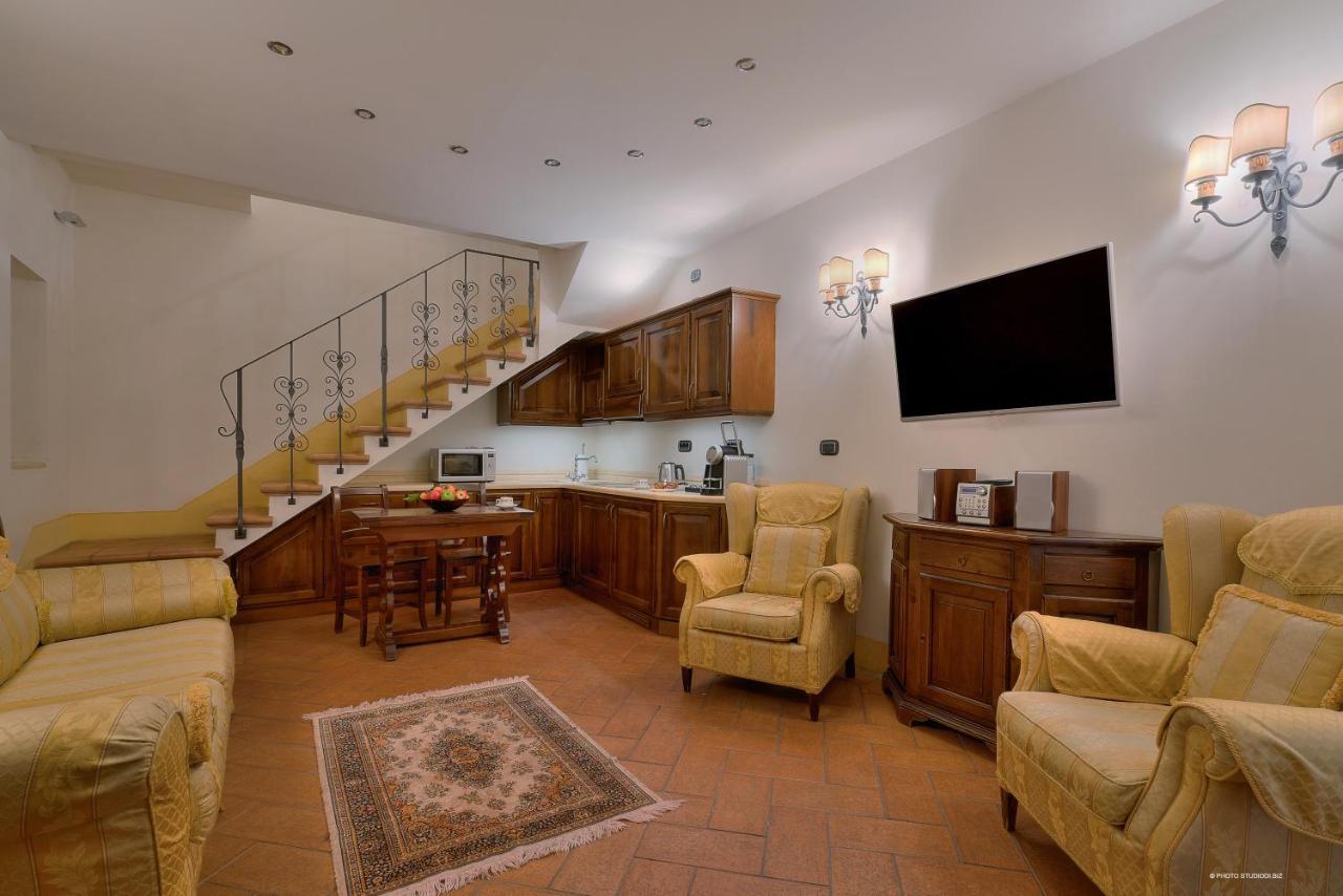 Apartahotel First Of Florencia