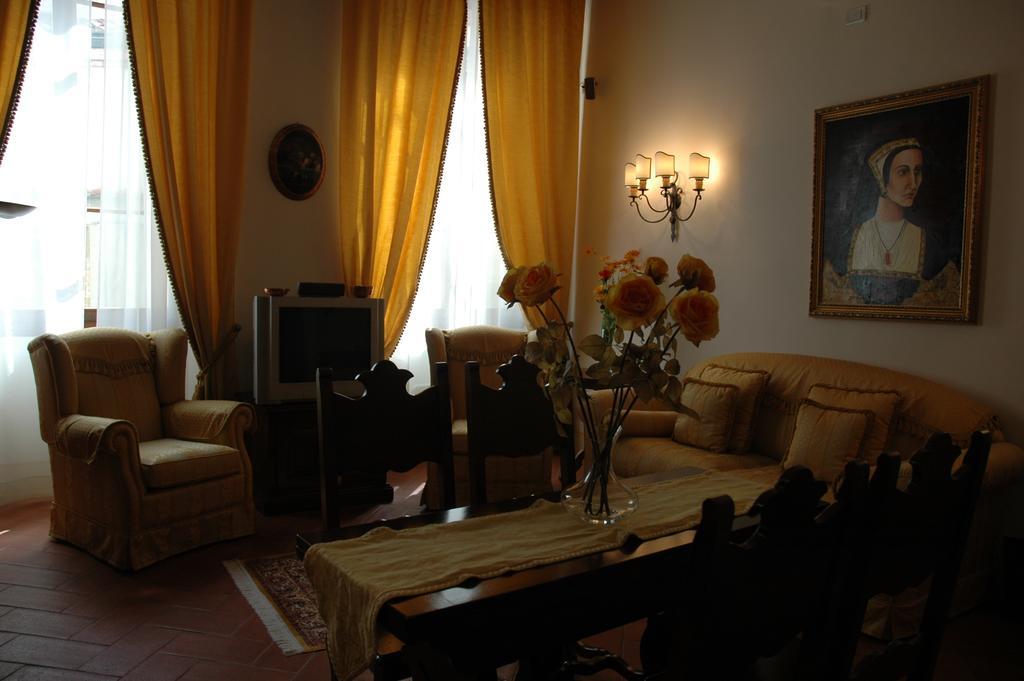 Apartahotel First Of Florencia
