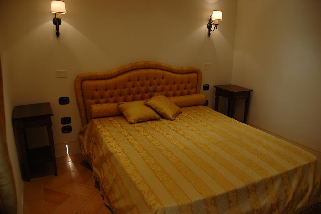 Apartahotel First Of 3*